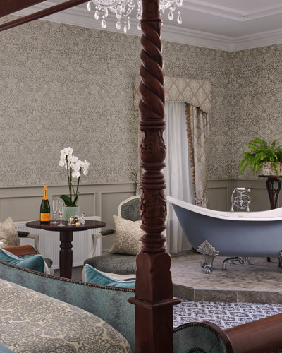 Luxury 4 star honeymoon suite at irish castle hotel
