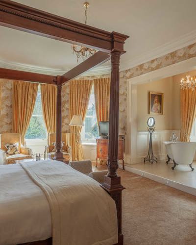 Luxury hotel suite with bath in room in kerry ireland