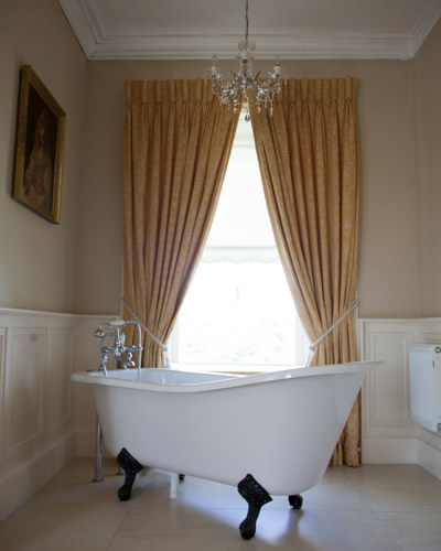 Elegant hotel ensuite with 4 leg bath in room at 4 star castle hotel in ireland