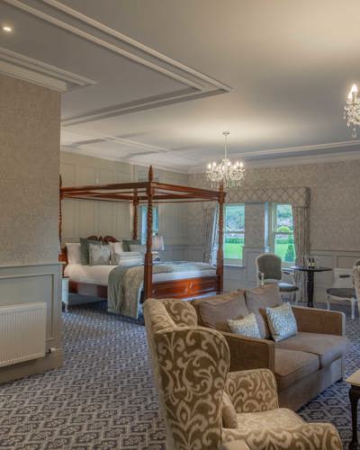 Luxury honeymoon suite in 4 star irish castle hotel with ensuite